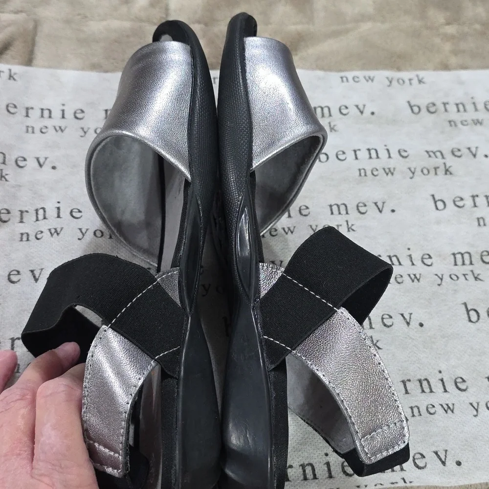 NEW Bernie Mev 